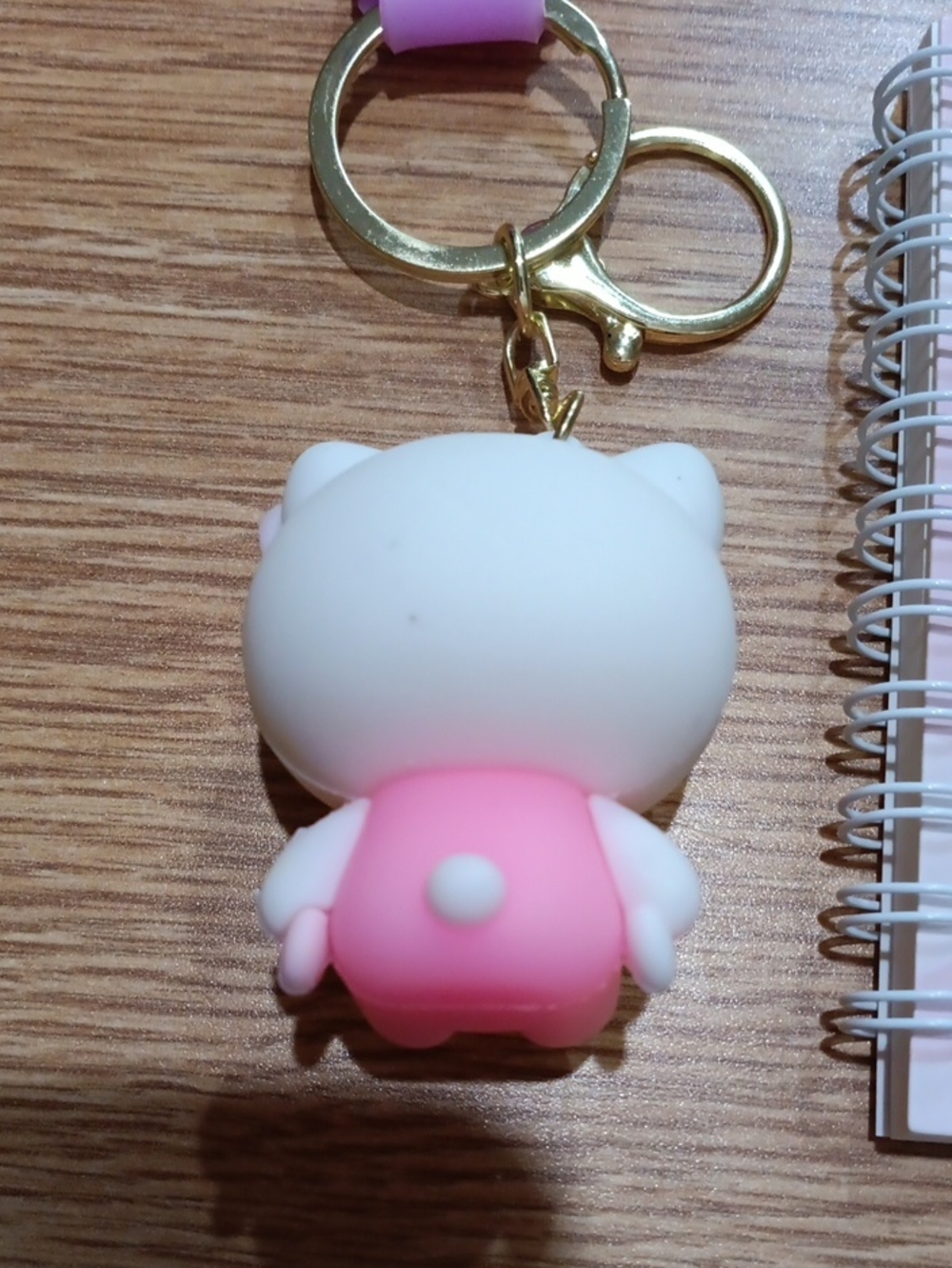 Hello Kitty Keychain Mini Notebook Bundle - Picture 4 of 7